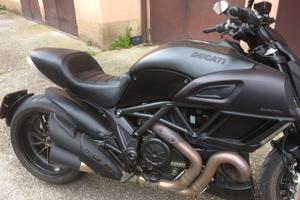 moto ducati diavel