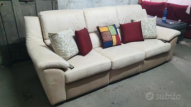 DIVANO 3POSTI CON 2RELAX ELETTRICHE POLTRONESOFÀ 