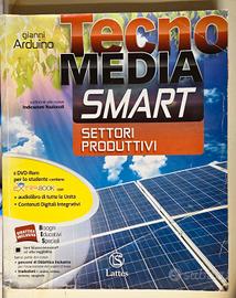 Libro scolastico per Scuola Media.