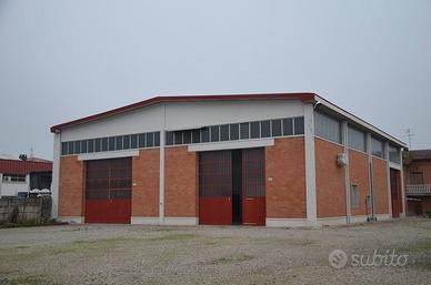 Ferrara capannone di mq. 500 con ampio scoperto