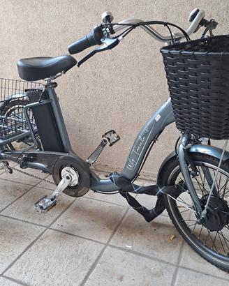 Bicicletta per adulto elettrica 3 ruote NUOVA