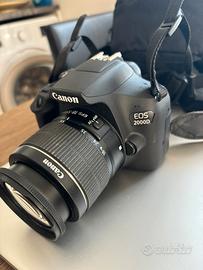 Fotocamera Canon EOS 2000D + 2 obiettivi