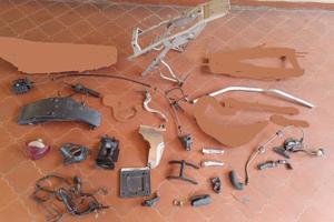 qualche ricambio per Malaguti 50XSM e Yamaha DT 50