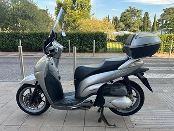 SH 300 i - 2009