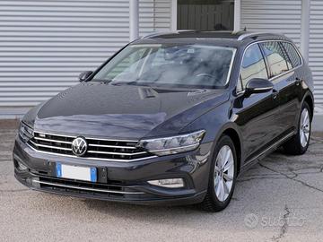 VOLKSWAGEN Passat Variant 2.0 Tdi 150cv Business