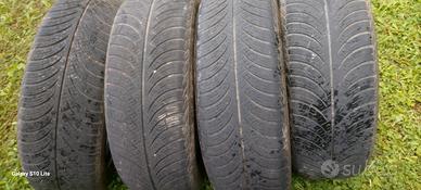 4 gomme 215/60 r17 4 stagioni 