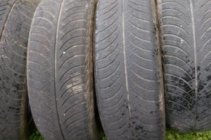 4 gomme 215/60 r17 4 stagioni 