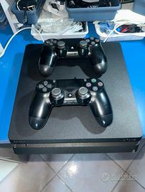 PS4 Slim 1TB + 2 Controller + cavi