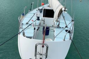 Barca a vela in legno lamellare