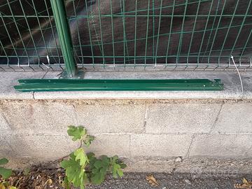 paletti metallo per recinzione a t verdi