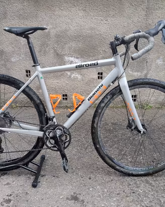 Bici gravel Bianchi All Road 105