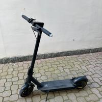 Monopattino elettrico biammortizzato  Aovopro