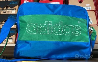 Borsa Adidas con fondo e tracolla