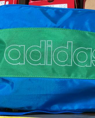 Borsa Adidas con fondo e tracolla