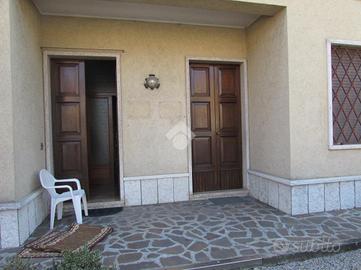 NEGOZIO A MARMIROLO