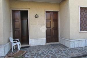 NEGOZIO A MARMIROLO