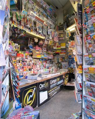 20 M AziendaSi edicola con struttura - no bar