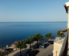 Panoramico a pochi passi dalla spiaggia