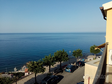 Panoramico a pochi passi dalla spiaggia