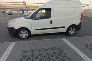 Furgone fiat doblo anno 2011 cilindrata 1.6 Multij