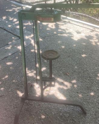 Tappatrice per bottiglie