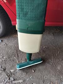 Folletto VK122 completo di tutto. 