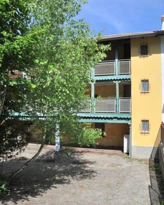 Rustico / Casale di 180 m² con più di 5 locali e b