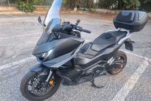 MOTO HONDA FORZA 750