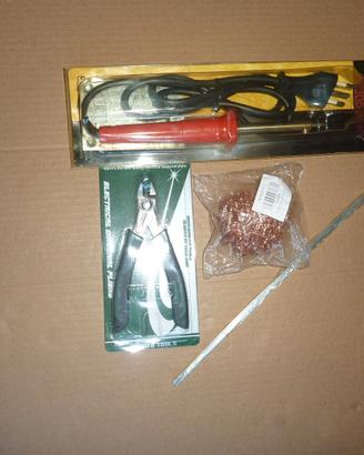 Saldatore + tronchese + paglietta + bacchette