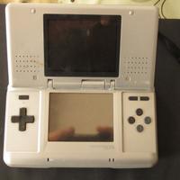 Consolle Nintendo DS lite + n.50 Giochi originali