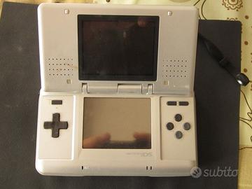 Consolle Nintendo DS lite + n.50 Giochi originali