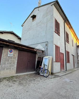 CASA SEMINDIPENDENTE A CASALBUTTANO ED UNITI