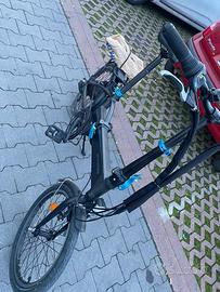 Bici E-pieghevole con batteria esaurita