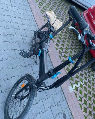 Bici E-pieghevole con batteria esaurita