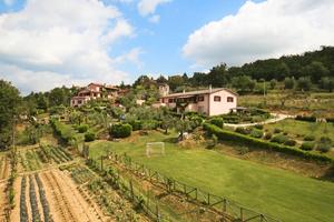 Agriturismo in Umbria + ristorante + piscina