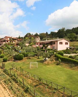 Agriturismo in Umbria + ristorante + piscina