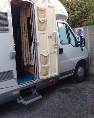 Camper semintegrale Hymer