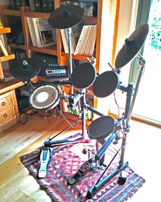 batteria elettronica   e mixer audio analogico