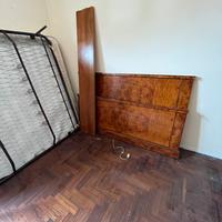 Camera da letto antica completa