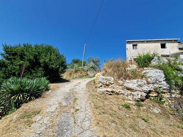 CASA DI CORTE A ARPINO