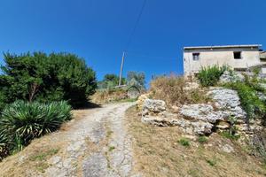 CASA DI CORTE A ARPINO