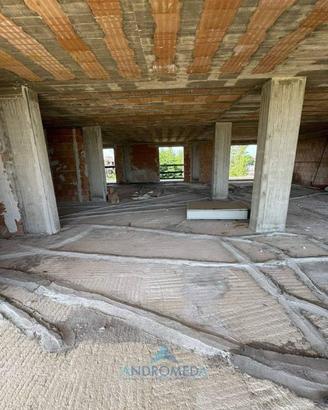 Immobile di 380 m² a San Marcellino