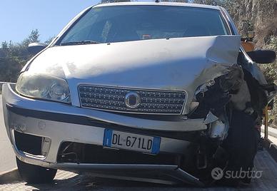 FIAT PUNTO NATURAL POWER INCIDENTATA PEZZI RICAMBI
