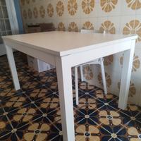 Tavolo IKEA Laneberg – allungabile  
Misure: 80 × 