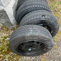 Gomme con cerchioni 175 65  14 invernali