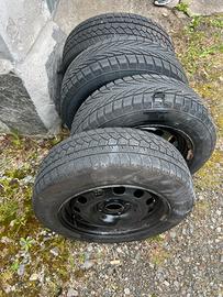Gomme con cerchioni 175 65  14 invernali