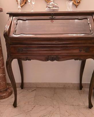Scrittoio a ribalta d'epoca in stile classico