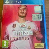 Ps4 2 giochi + 1 per Pc