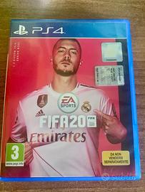 Ps4 2 giochi + 1 per Pc