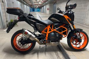KTM Duke 690 R basso chilometraggio !!!